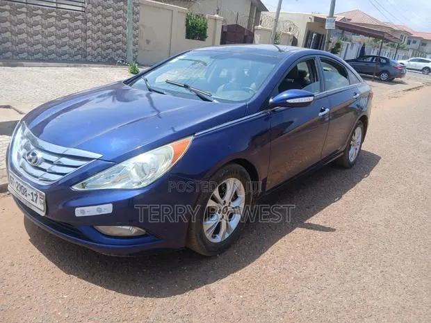 Hyundai Sonata Limited Sedan FWD (2.4L 4cyl 6A) 2012 Blue · Photo 1