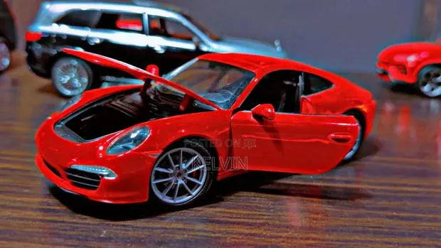 Realistic Alloy/Metalic Porsche Cerraras 911 Sport Car · Photo 1