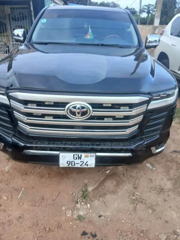 Toyota Land Cruiser 2022 Black · Photo 4