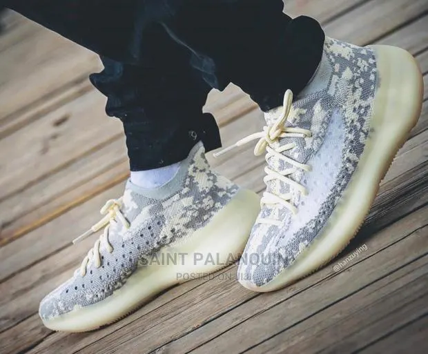 Yeezy Boost · Photo 1