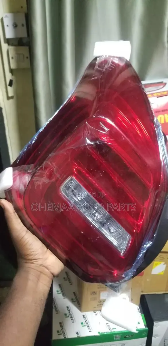 Suzuki Swift 2018 2020 Taillights Pair · Photo 1