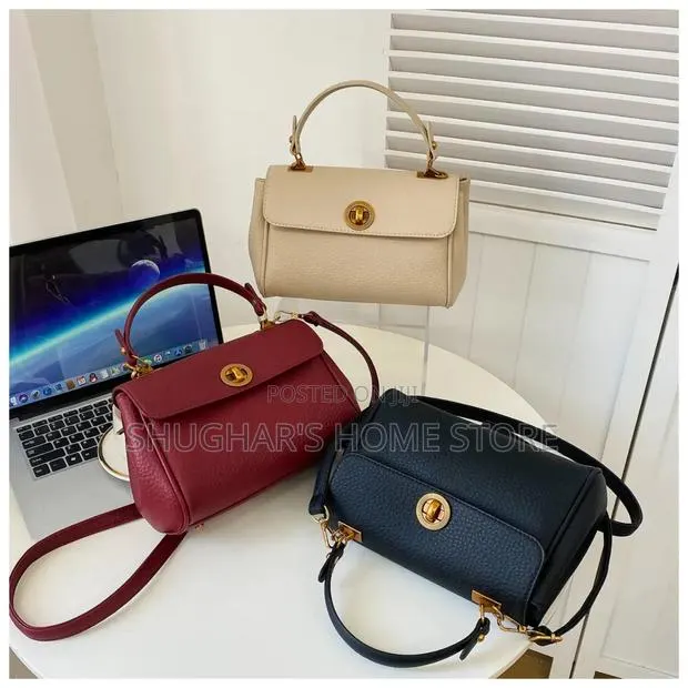 Leather Handbag · Photo 1