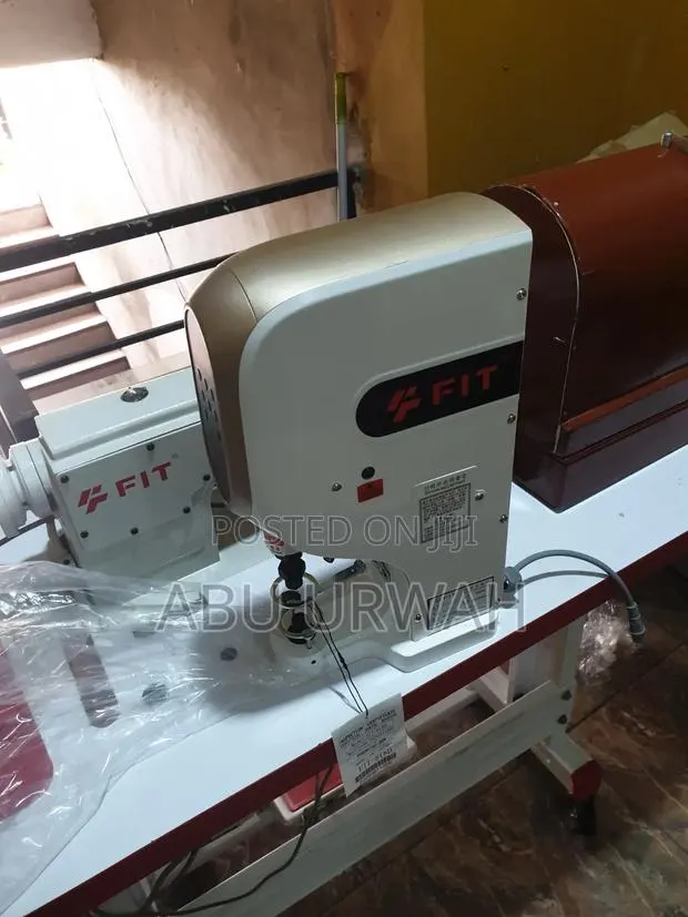 Digital Eyelet Machine · Photo 1