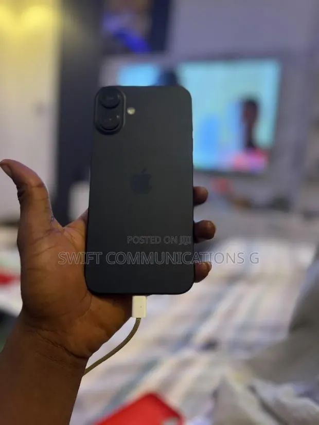 Apple iPhone 16 Plus 128 GB Black · Photo 1