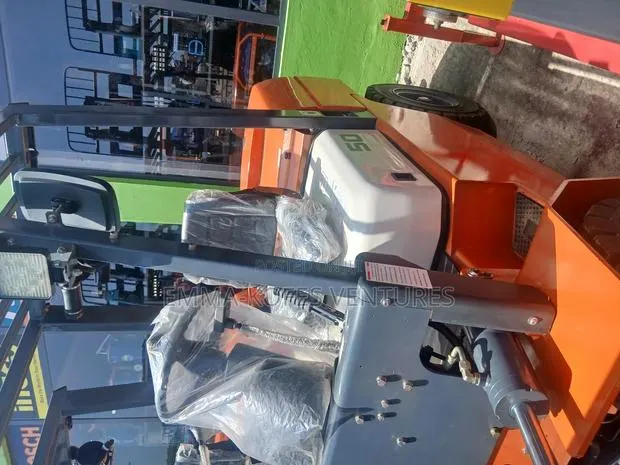 Heli 5 Ton 4x4 Diesel Forklift · Photo 1