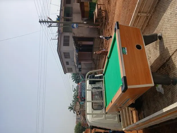 Marble Coin Operated Pool/Snooker · Photo 1