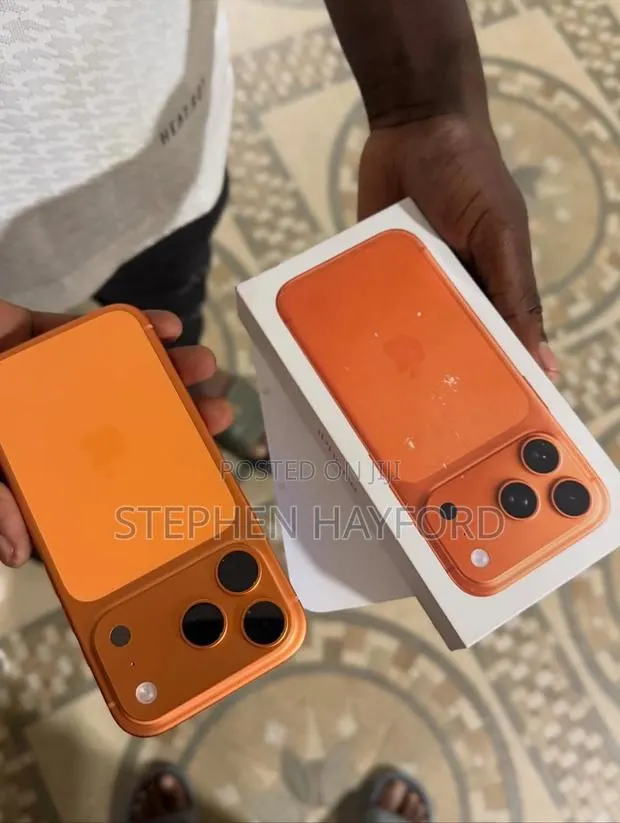 Apple iPhone 17 Pro Max 512 GB Orange · Photo 1