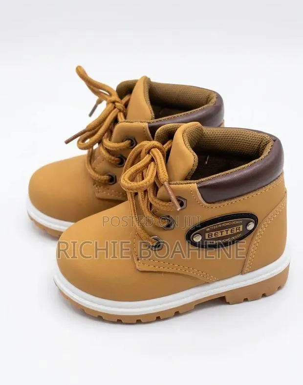 Toddlers Shoe Size 22 23 · Photo 1