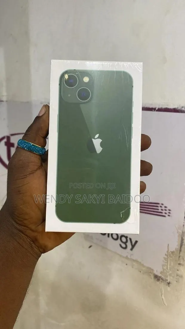 Apple iPhone 13 128 GB · Photo 1