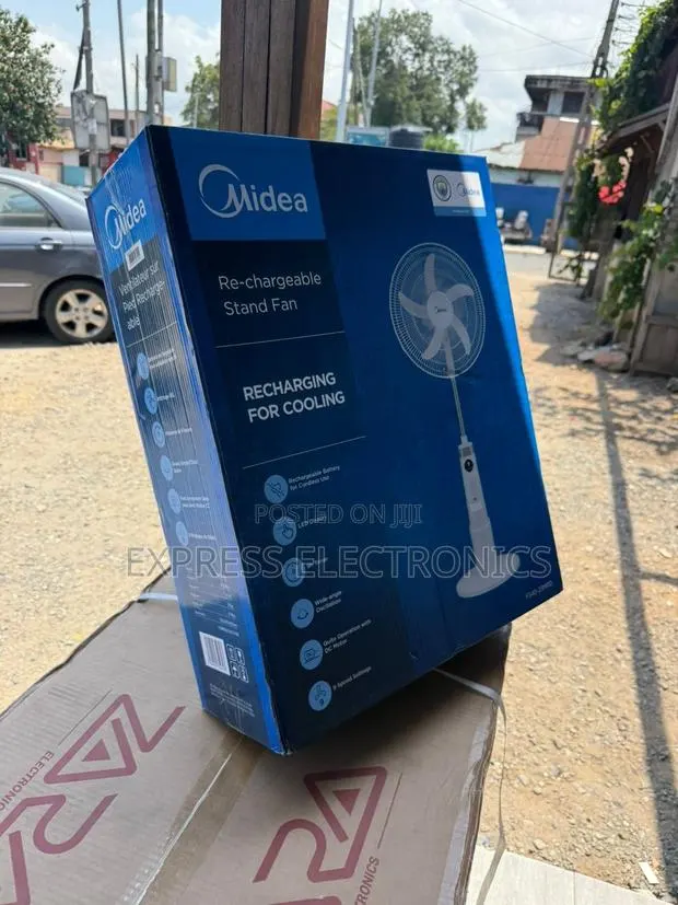 Shop From Us the New Rechargeable Fan Midea 18” · Photo 1