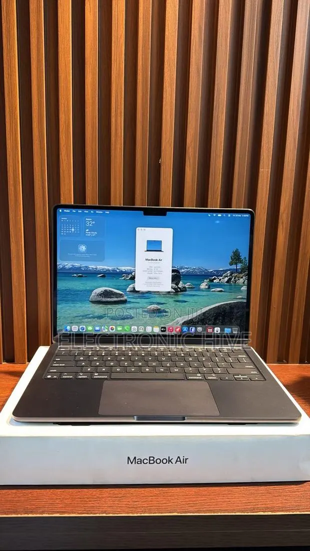 Laptop Apple MacBook Air 2025 M4 13-inch 16GB Apple M4 SSD 512GB · Photo 1