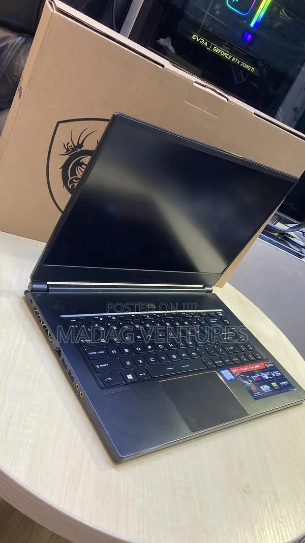 Laptop MSI GS65 Stealth Thin 8RE 16GB Intel Core I7 SSD 512GB · Photo 1