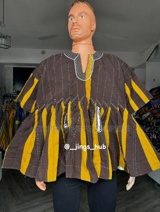 Brown and Yellow Men’S Smock · Photo 1