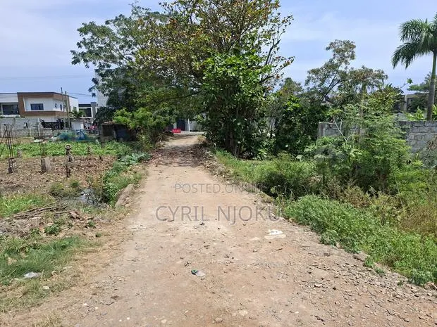 1.5 Acres of Land for Sale in Airport Residential · Photo 1