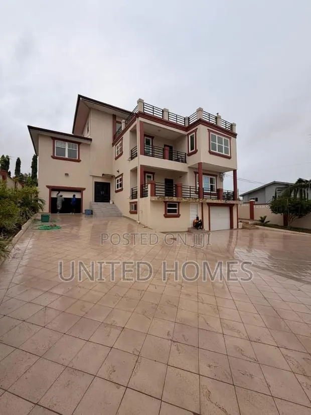 5bdrm House in West Hills Mall Area for sale · Photo 1