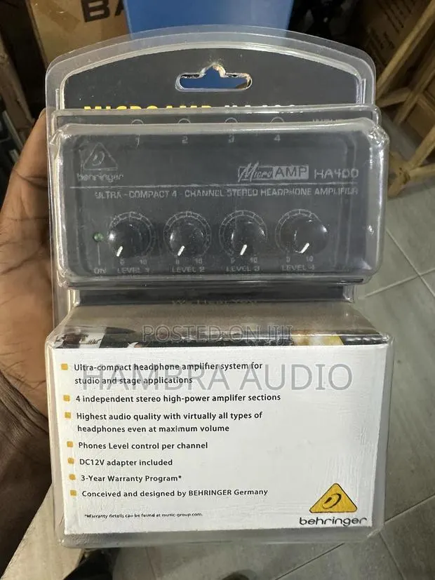 Behringer 4 Channels in Ear Monitor Amplifier · Photo 1