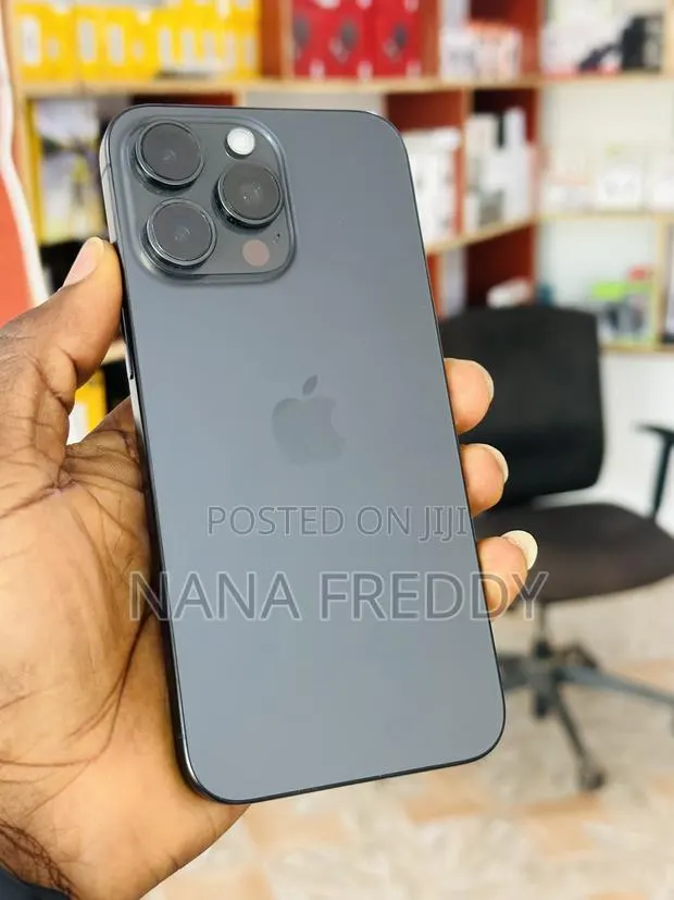 Apple iPhone 15 Pro Max 256 GB Black · Photo 1