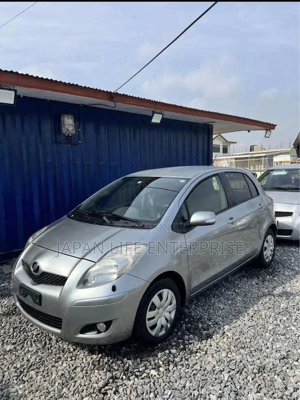 Toyota Vitz 2010 Teal