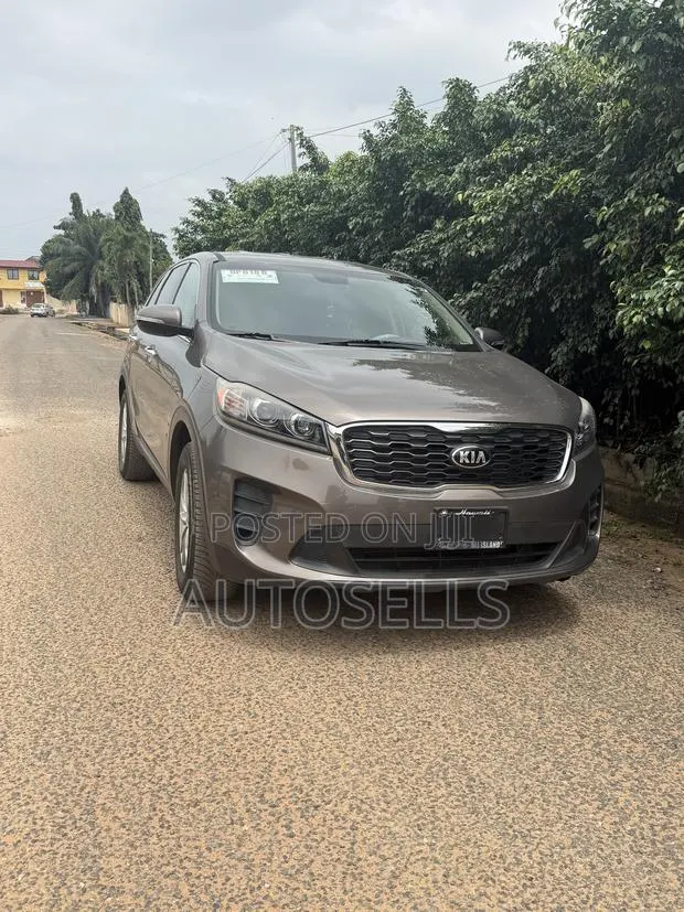 Kia Sorento 2.4L LX FWD 2019 Gray · Photo 1