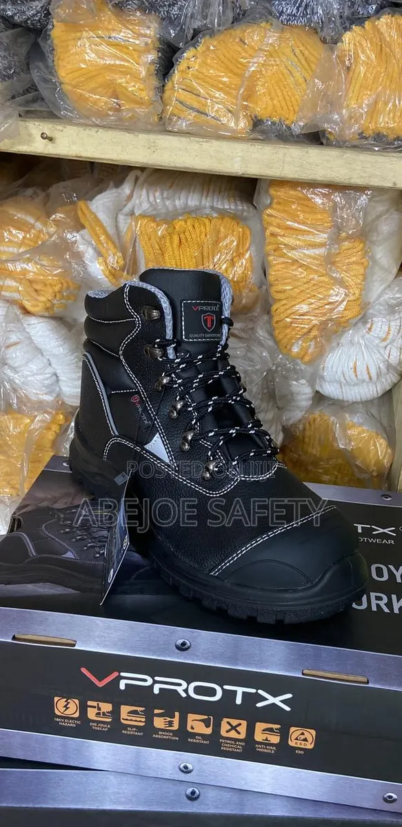Safety Boot · Photo 1