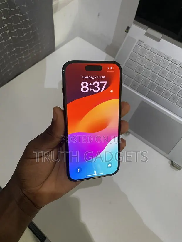 Apple iPhone 15 128 GB Black · Photo 1