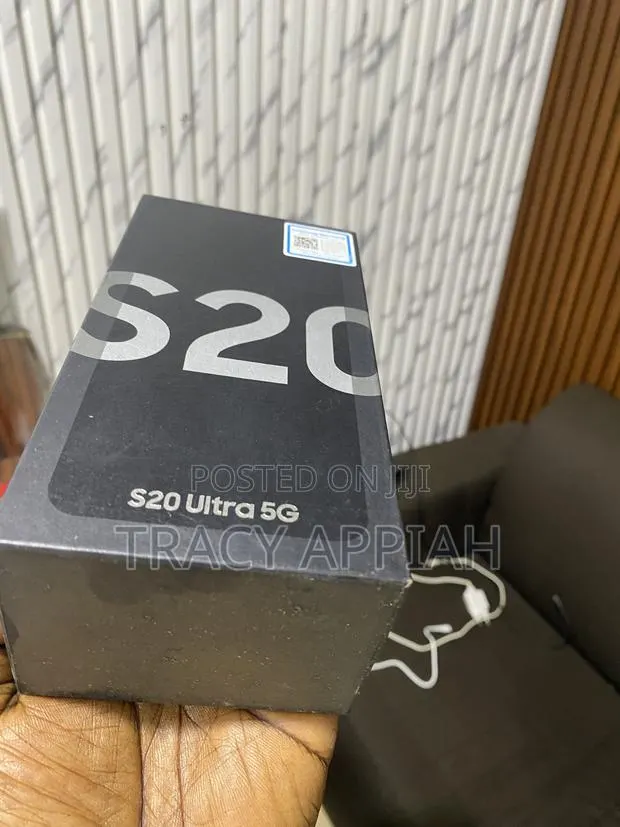 New Samsung Galaxy S20 Ultra 5G 128 GB Black · Photo 1