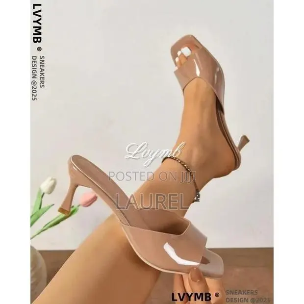 Women's Heel · Photo 1