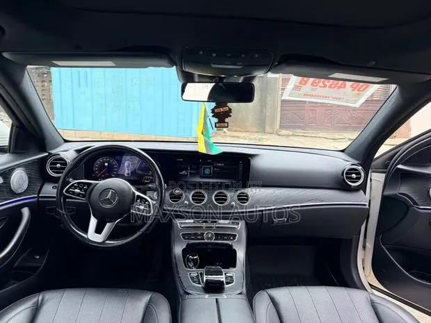 Mercedes-Benz E350 2020 White · Photo 1