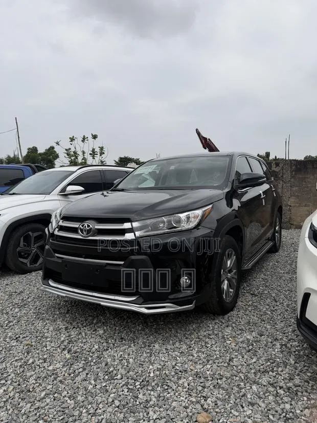 Toyota Highlander 2019 Black · Photo 1
