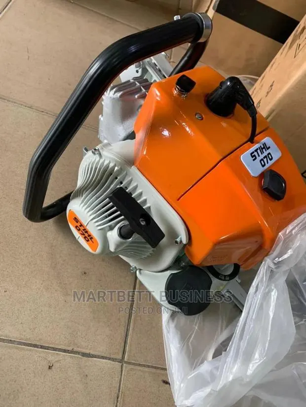Chainsaw Wood Cutting Machine · Photo 1