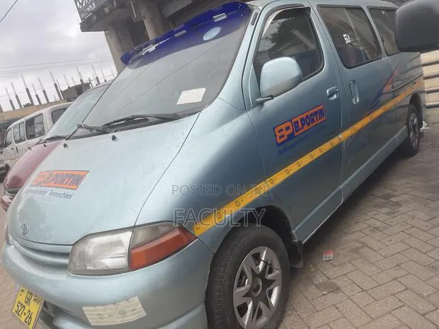 Toyota HiAce 2010 Grey · Photo 1