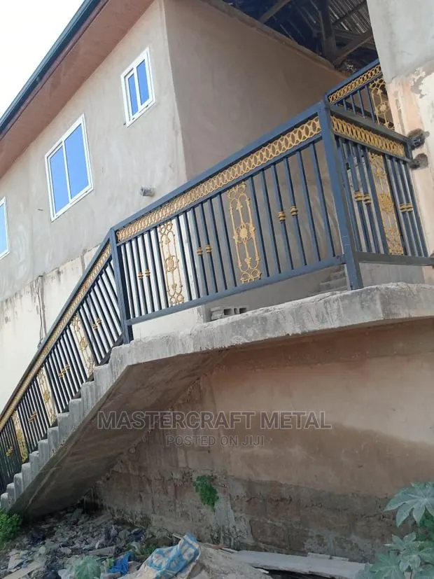 Strong Balustrade | Barristers for Sale · Photo 1