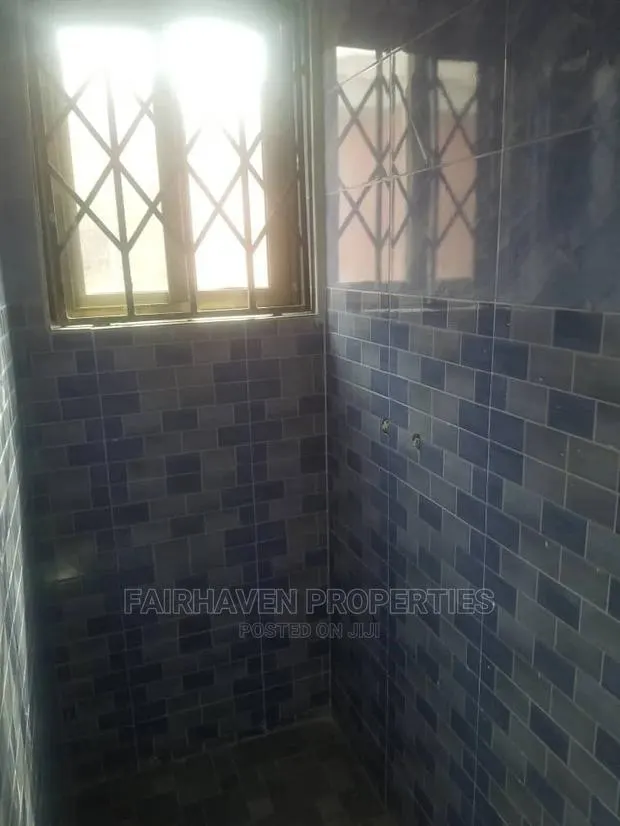 2bdrm Block of Flats in Fh, Trade Fair for rent · Photo 1