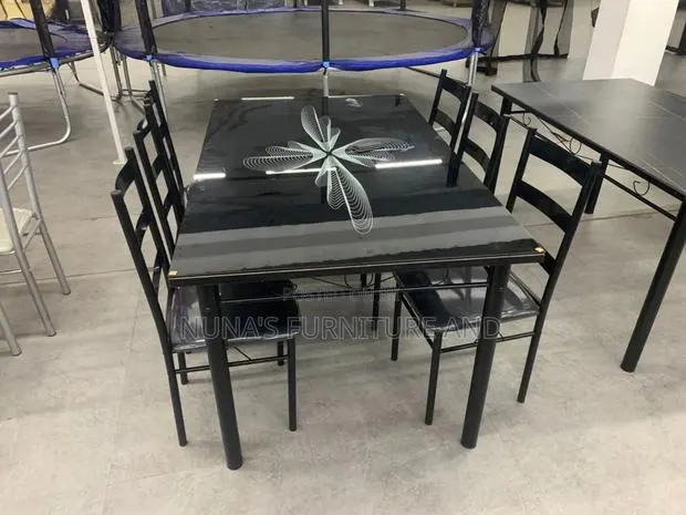 Diningset/ Dining Table · Photo 1