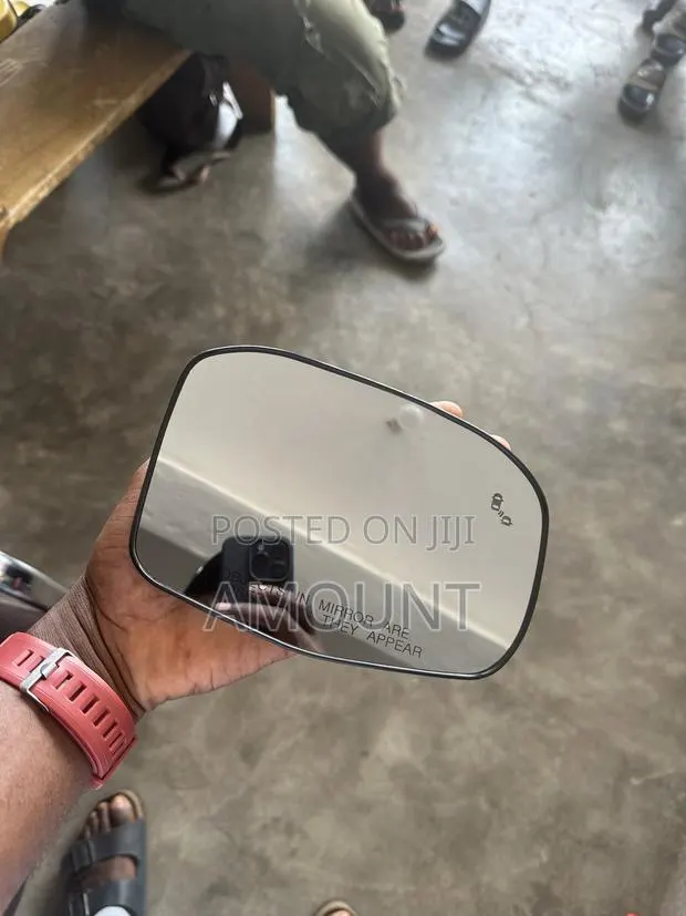 Honda CR-V 2023 Mirror Glass/Plate · Photo 1
