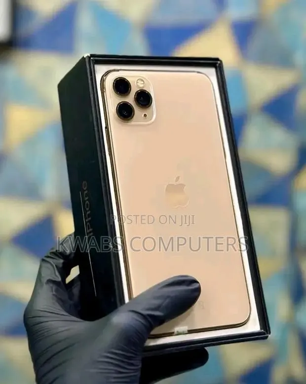 New Apple iPhone 11 Pro Max 512 GB Gold · Photo 1