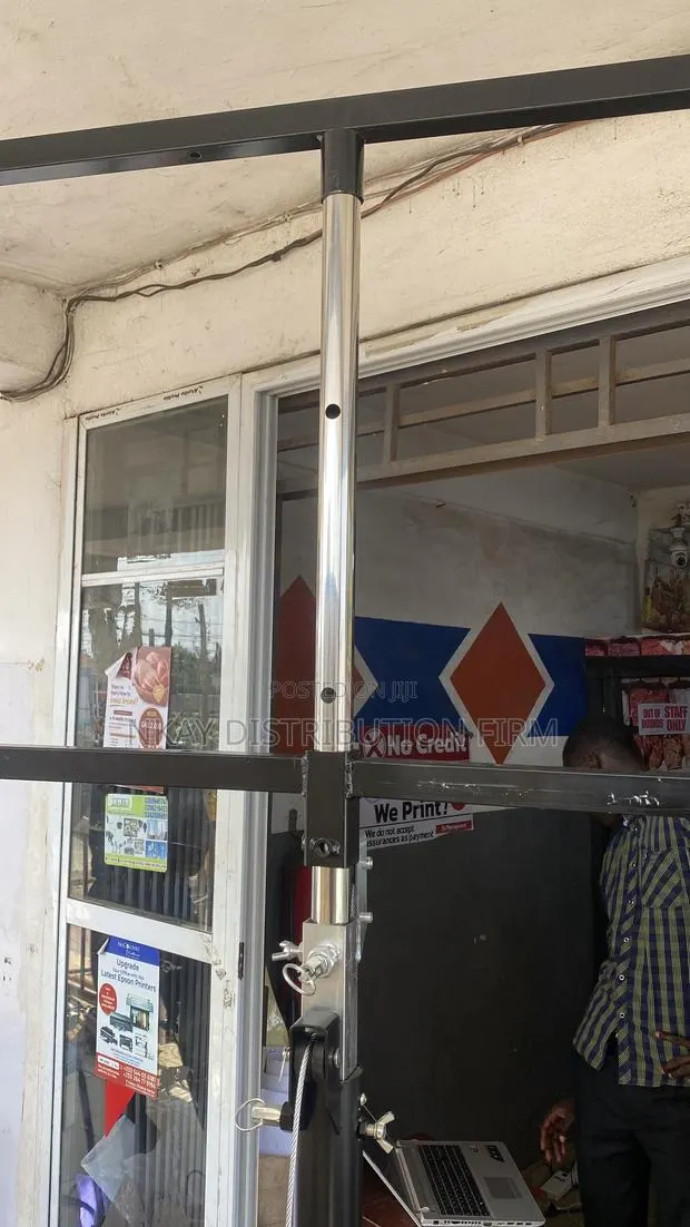 Double Bar Light Stand · Photo 1