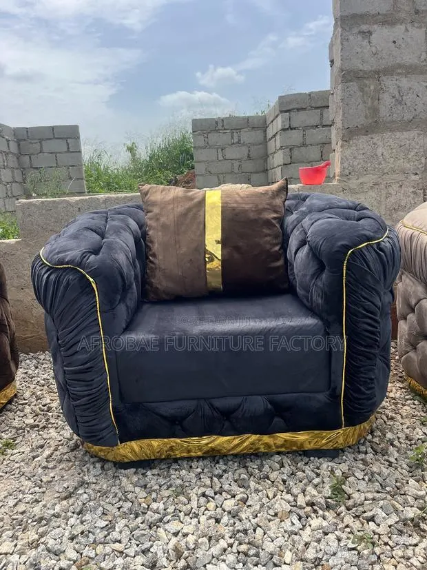 Single Sofa Chair · Photo 1