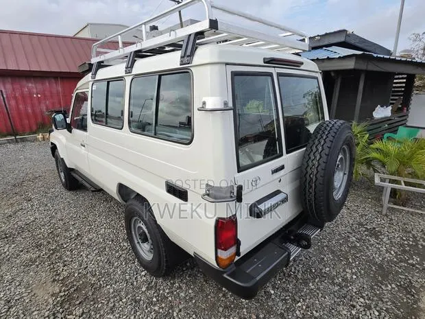 New Toyota Land Cruiser 2026 White · Photo 1