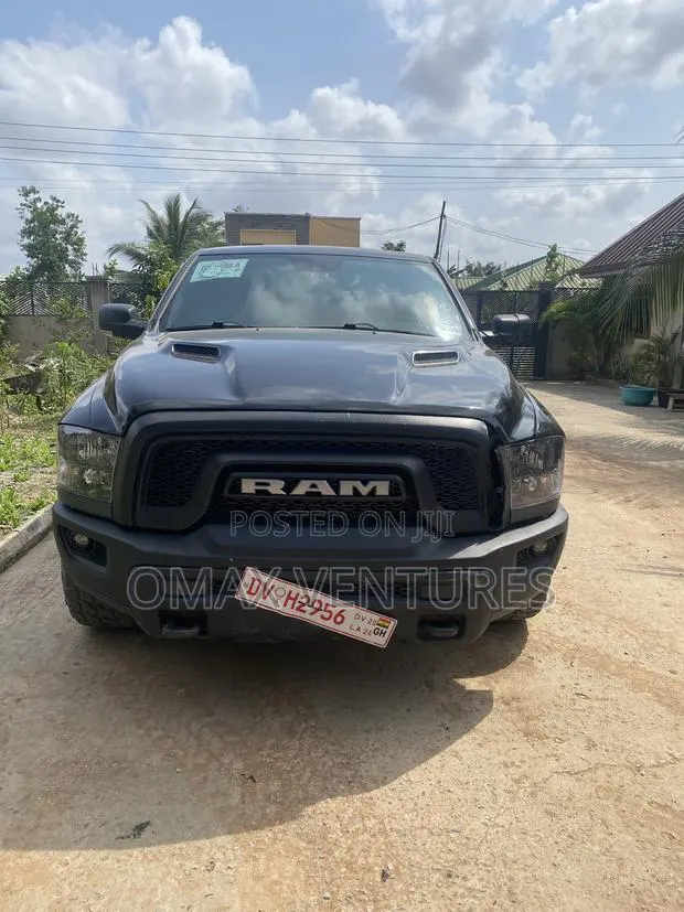RAM 1500 2017 Black · Photo 1