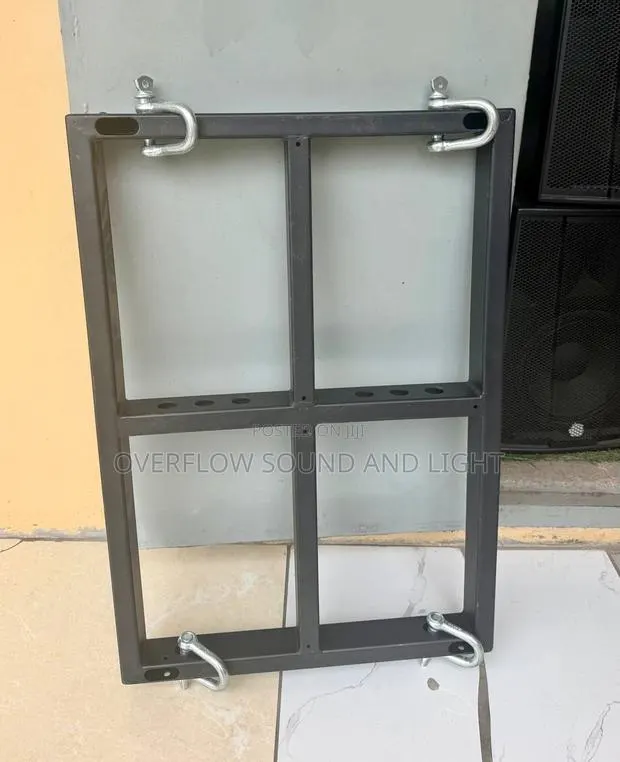 Metallic Flying Bar For 10 Inches Line Array · Photo 1