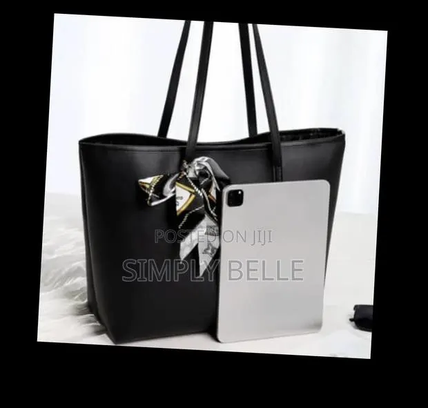 Solid Strap Tote Bag · Photo 1
