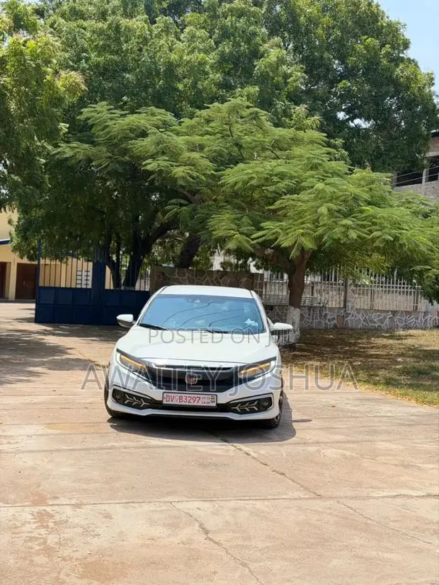 Honda Civic 2021 White · Photo 1