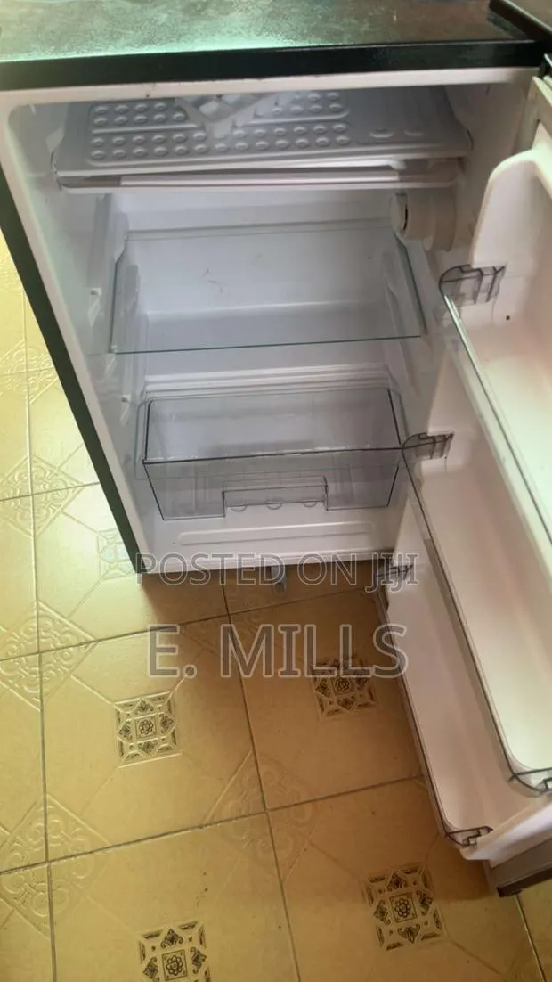 Pearl Tabletop Fridge · Photo 1