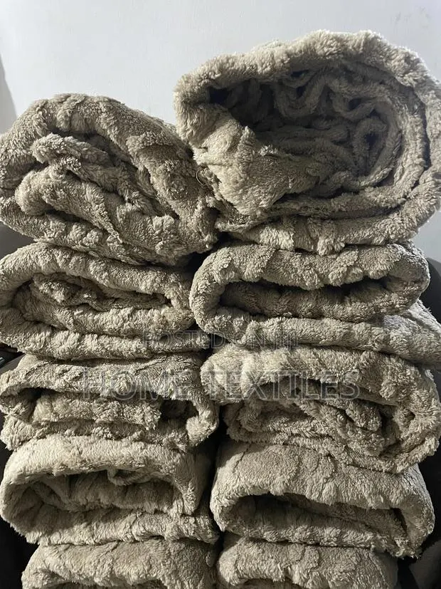 Blankets With Pillowcases for King Size Beds · Photo 1