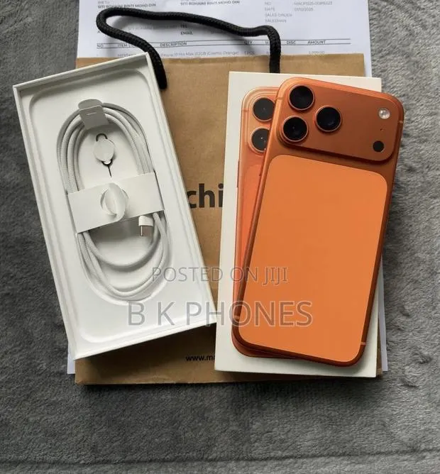 Apple iPhone 17 Pro Max 512 GB Orange · Photo 1
