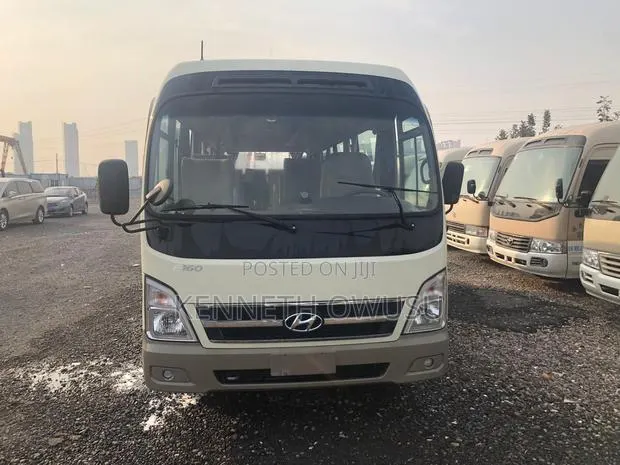 Hyundai County 2019 Grey · Photo 1