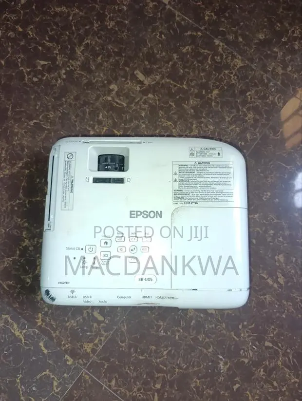Epson EB-U05 Projector · Photo 1