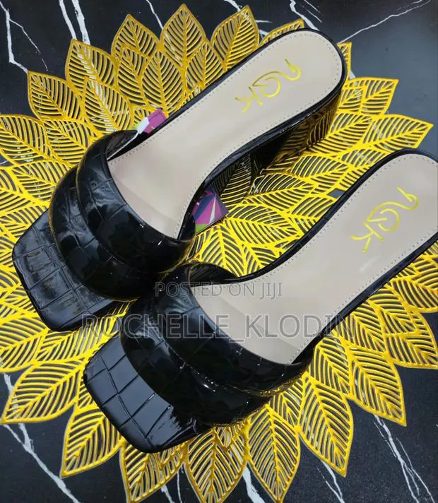 Ladies Slipper Heels · Photo 1