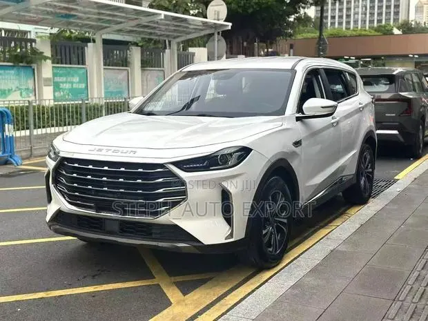Jetour X70 Plus 2021 White · Photo 1